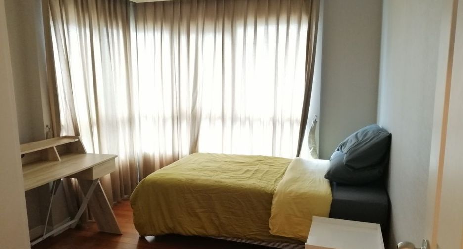 For rent 2 bedrooms condo in Huai Khwang, Bangkok