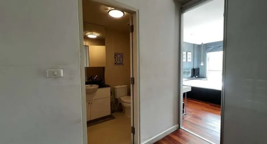 For rent 2 bedrooms condo in Watthana, Bangkok