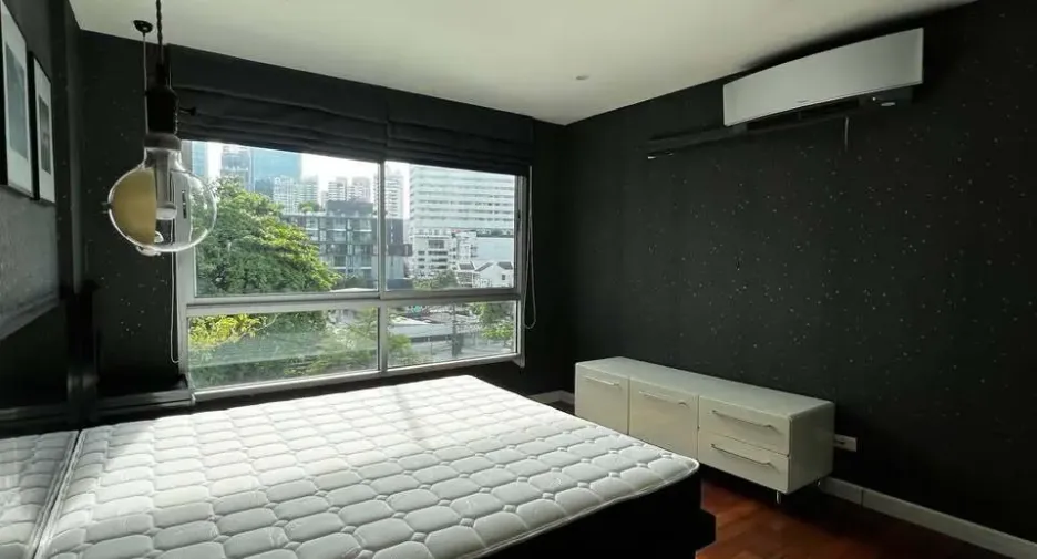 For rent 2 bedrooms condo in Watthana, Bangkok