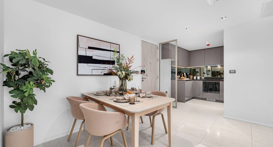 For rent 2 bedrooms condo in Khlong Toei, Bangkok