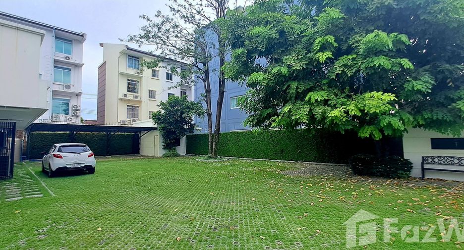 For rent 3 bedrooms house in Lat Phrao, Bangkok