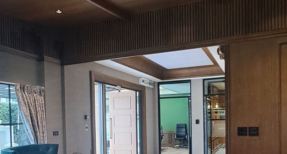 For rent 3 bedrooms house in Lat Phrao, Bangkok