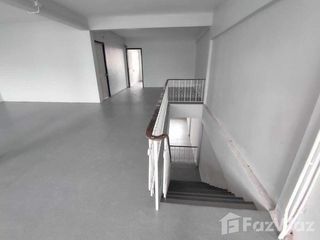 For rent 2 bedrooms townhouse in Yan Nawa, Bangkok