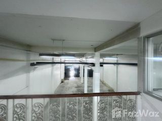 For rent 2 bedrooms townhouse in Yan Nawa, Bangkok