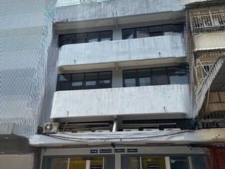 For rent 2 bedrooms townhouse in Yan Nawa, Bangkok