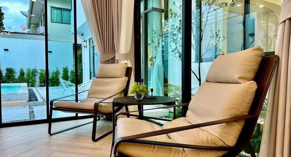 Haus zur Miete mit 5 Zimmer in Lat Krabang, Bangkok