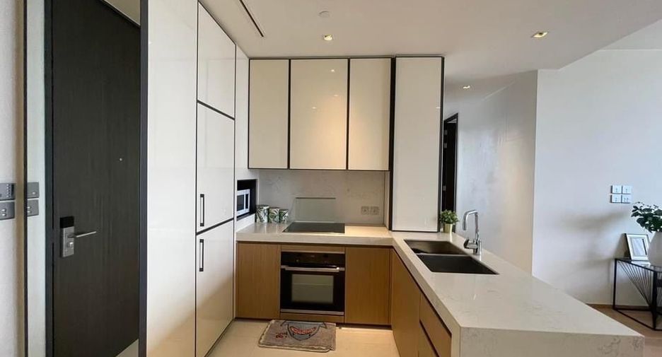 For rent 2 bedrooms condo in Khlong Toei, Bangkok
