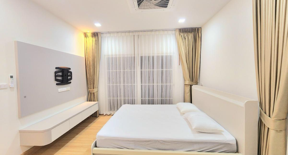 For rent 4 bedrooms house in Mueang Samut Prakan, Samut Prakan
