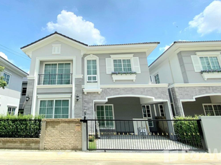 For rent 4 bedrooms house in Mueang Samut Prakan, Samut Prakan