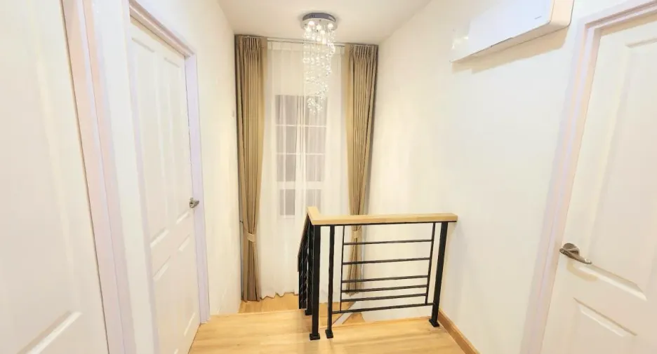 For rent 4 bedrooms house in Mueang Samut Prakan, Samut Prakan