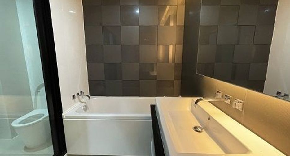 For rent 1 bed condo in Huai Khwang, Bangkok