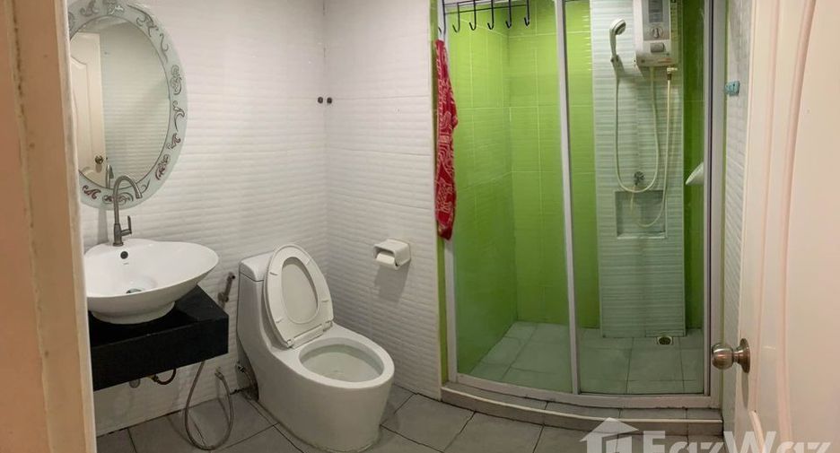 À louer 2 chambres condo à Phra Khanong, Bangkok