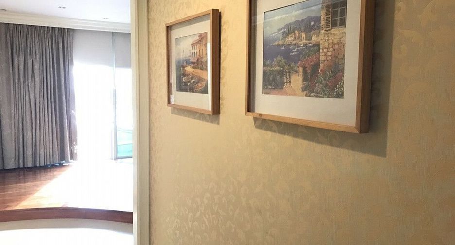 For rent 3 bedrooms condo in Bang Kho Laem, Bangkok