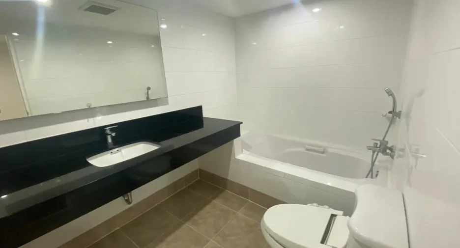 Apartamento en alquiler de 2 habitaciones en Watthana, Bangkok