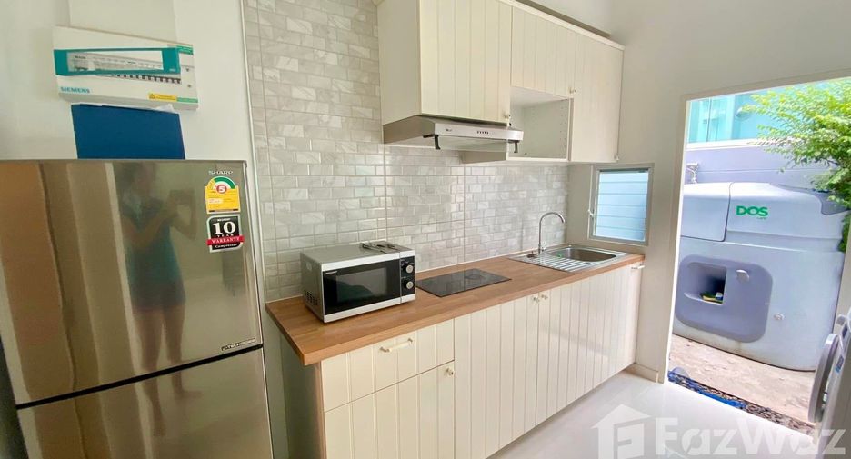 For rent 3 bedrooms townhouse in Prawet, Bangkok
