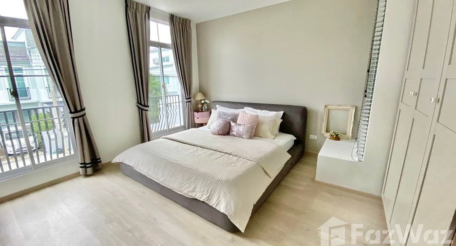 For rent 3 bedrooms townhouse in Prawet, Bangkok