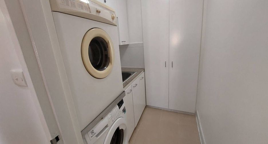 For rent 3 bedrooms apartment in Sathon, Bangkok
