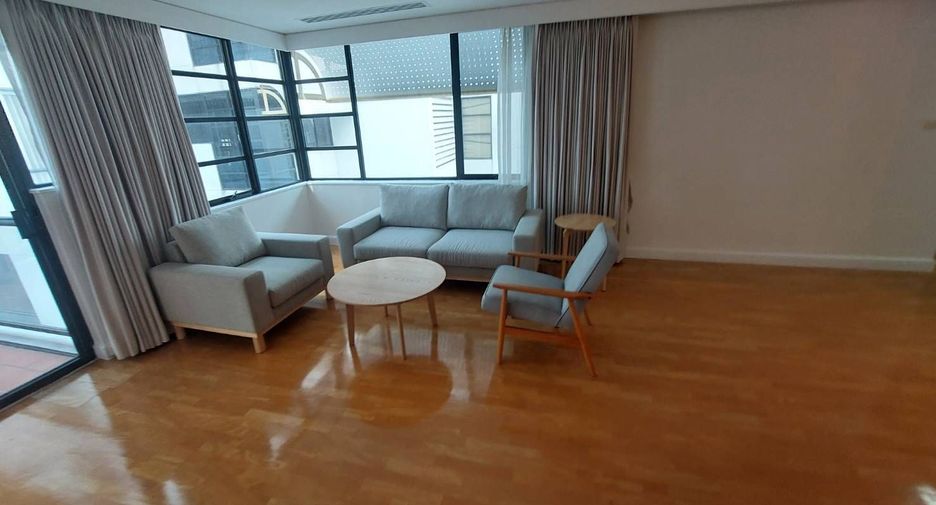For rent 3 bedrooms apartment in Sathon, Bangkok