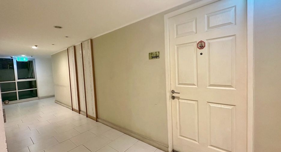For rent 1 bed condo in Huai Khwang, Bangkok
