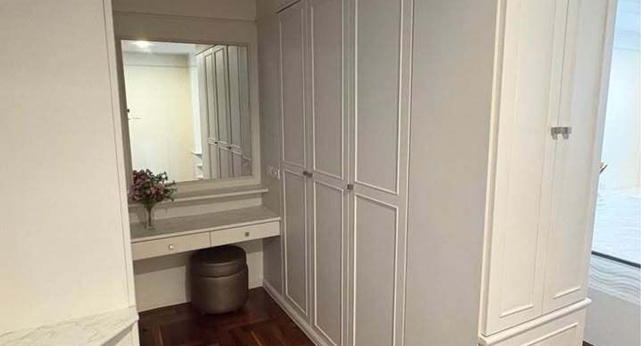 For rent 3 bedrooms condo in Khlong Toei, Bangkok