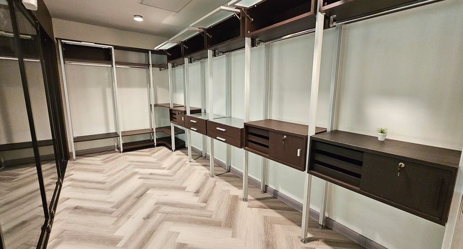 Reihenhaus zur Miete mit 4 Zimmer in Yan Nawa, Bangkok