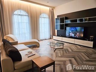 For rent 4 bedrooms townhouse in Yan Nawa, Bangkok