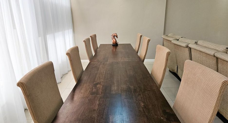 Reihenhaus zur Miete mit 4 Zimmer in Yan Nawa, Bangkok