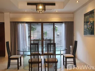 Casa adosada en alquiler de 3 habitaciones en Watthana, Bangkok