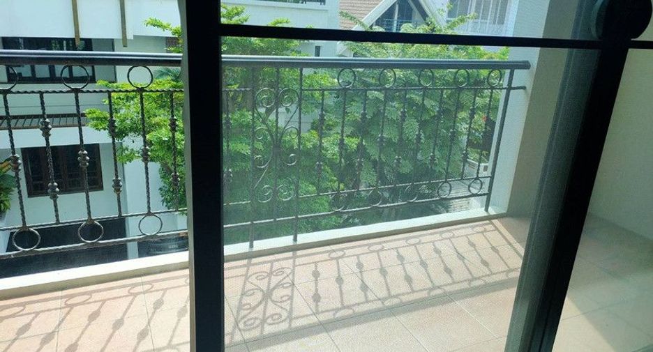 ให้เช่า 2 ห้องนอน คอนโด ใน คลองเตย, กรุงเทพฯ
