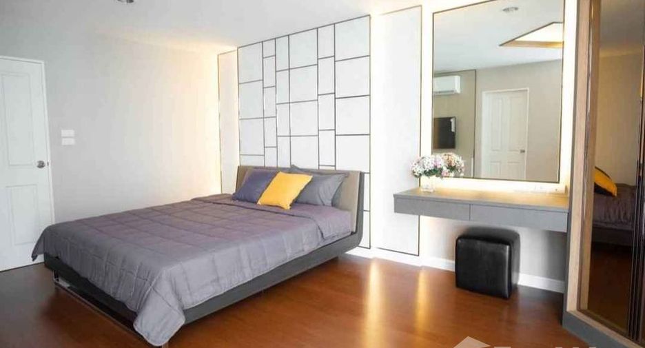 À louer 3 chambres condo à Huai Khwang, Bangkok