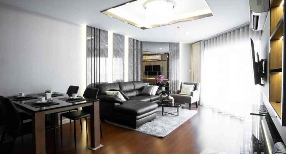 À louer 3 chambres condo à Huai Khwang, Bangkok