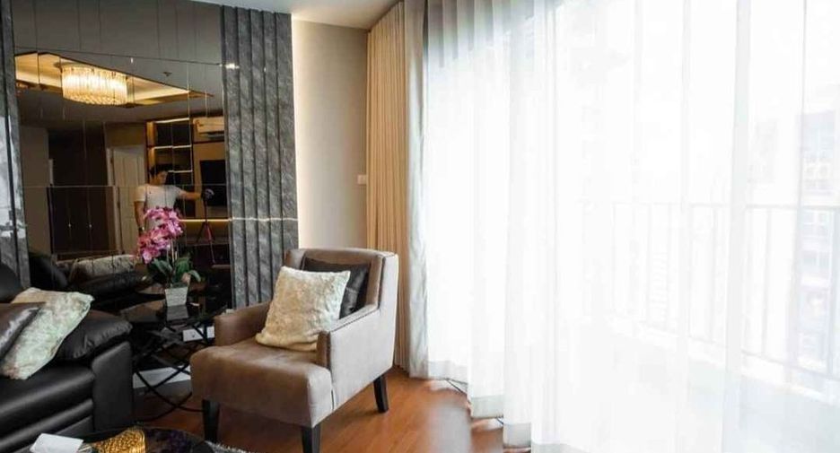 À louer 3 chambres condo à Huai Khwang, Bangkok