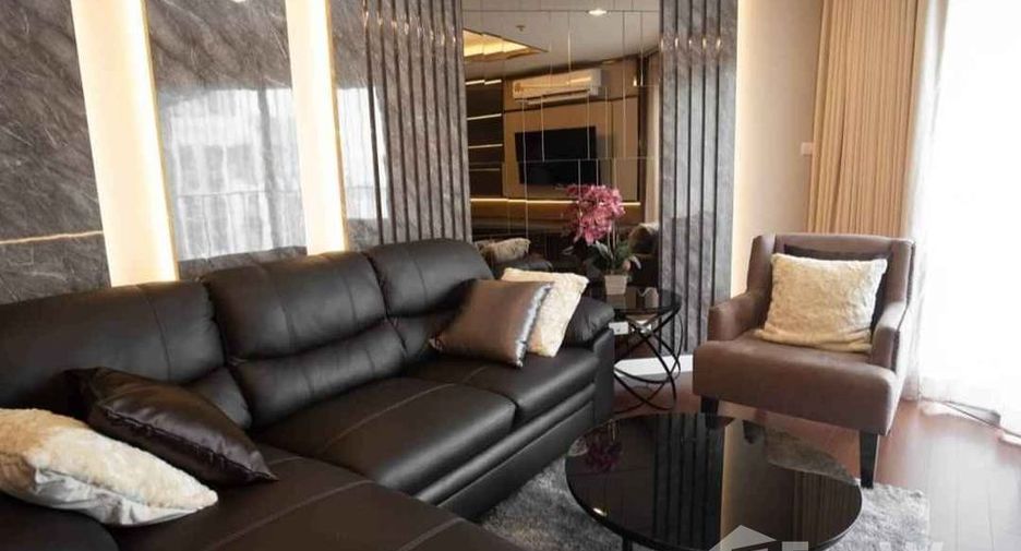 À louer 3 chambres condo à Huai Khwang, Bangkok