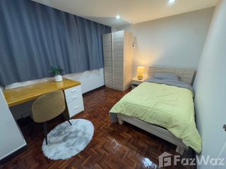 Wohnung zur Miete mit 3 Zimmer in Huai Khwang, Bangkok