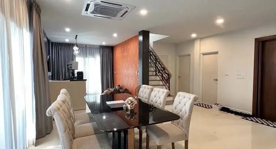 For rent 4 bedrooms house in Sai Mai, Bangkok