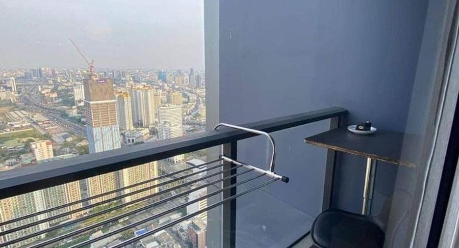 Wohnung zur Miete mit 1 Zimmer in Huai Khwang, Bangkok