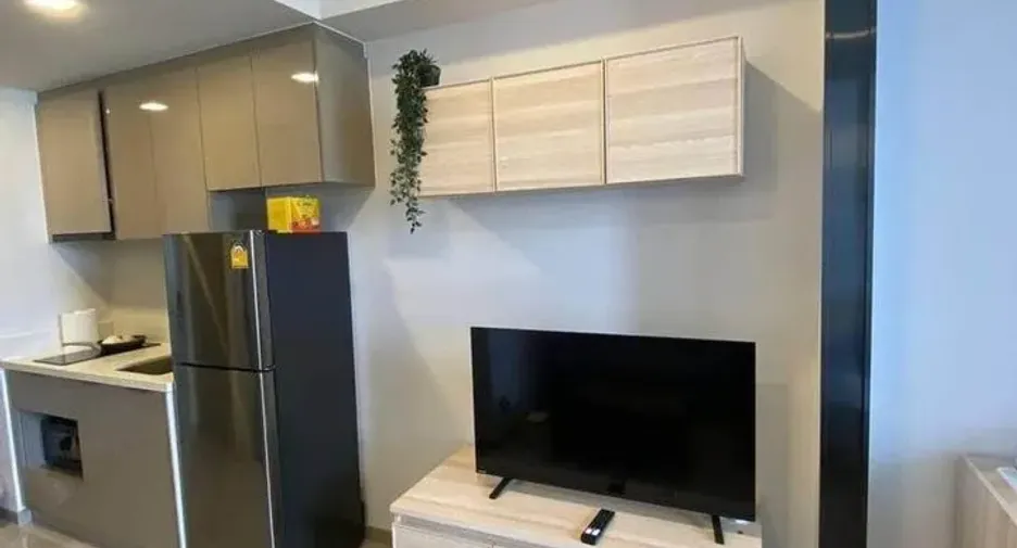Wohnung zur Miete mit 1 Zimmer in Huai Khwang, Bangkok