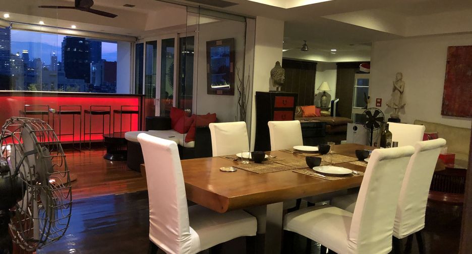 For rent 3 bedrooms condo in Watthana, Bangkok