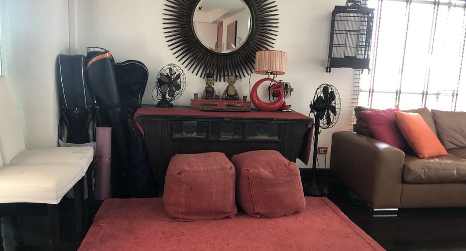For rent 3 bedrooms condo in Watthana, Bangkok