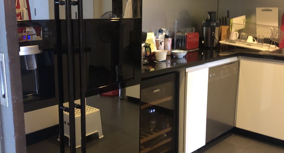 For rent 3 bedrooms condo in Watthana, Bangkok