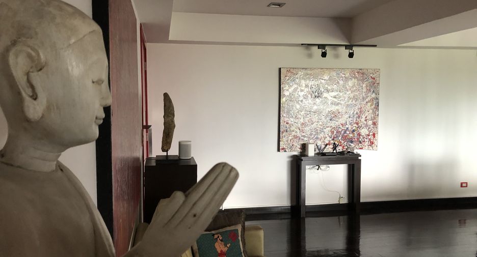 For rent 3 bedrooms condo in Watthana, Bangkok
