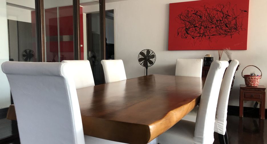 For rent 3 bedrooms condo in Watthana, Bangkok
