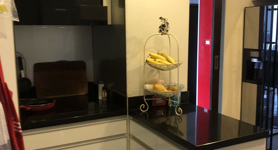 For rent 3 bedrooms condo in Watthana, Bangkok