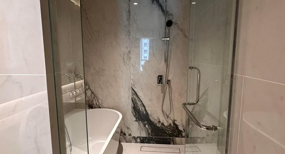 For rent 2 bedrooms condo in Pathum Wan, Bangkok