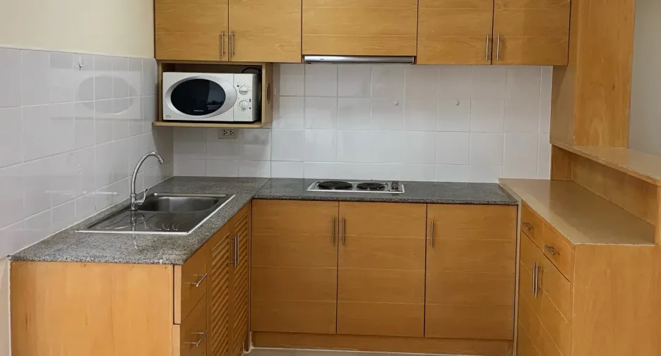For rent 2 bedrooms apartment in Khlong Toei, Bangkok