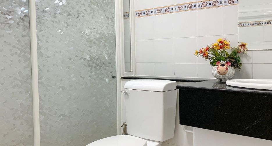 For rent 2 bedrooms apartment in Khlong Toei, Bangkok