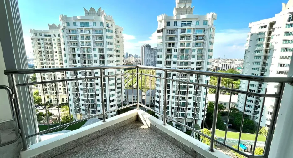 Wohnung zur Miete mit 2 Zimmer in Huai Khwang, Bangkok
