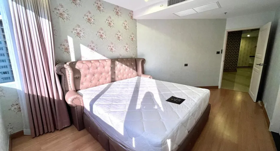 Wohnung zur Miete mit 2 Zimmer in Huai Khwang, Bangkok