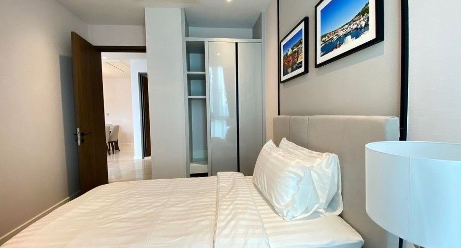 For rent 3 bedrooms condo in Sathon, Bangkok