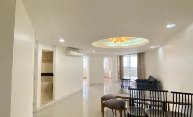 For rent 3 bedrooms condo in Watthana, Bangkok